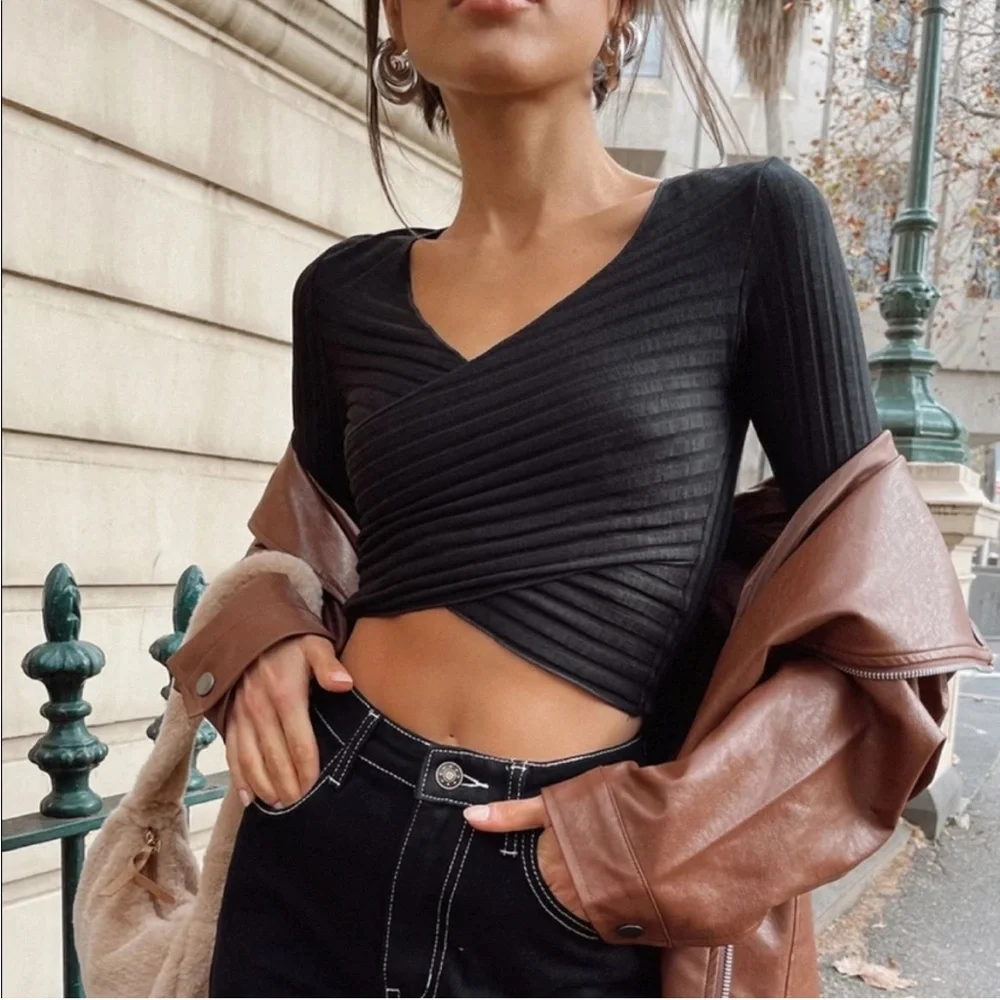 Princess Polly Abigal Top in Black Size 4 - Picture 2 of 14